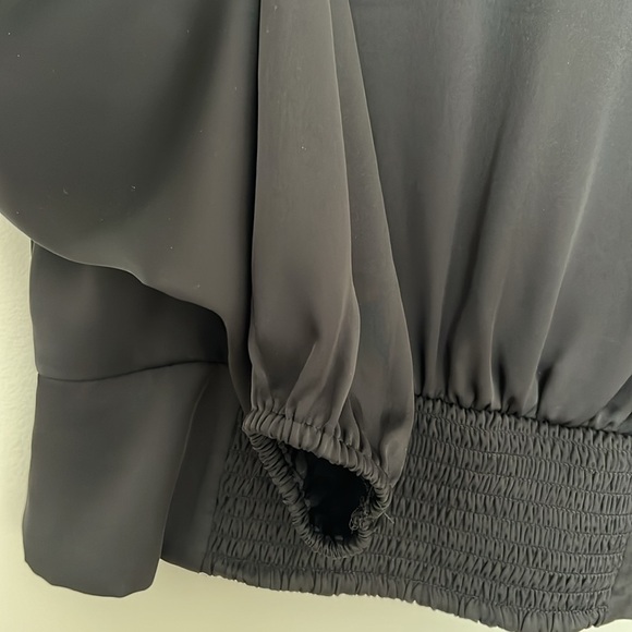 Express black blouse - Picture 5 of 6